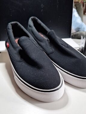 Men's Slip-On Canvas Sneakers - Black White DC 11 M Like New